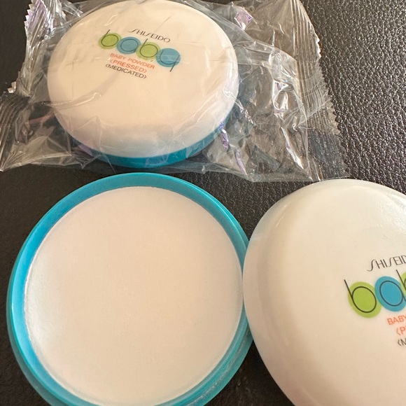 Shiseido Baby Powder - Picture 2 of 4